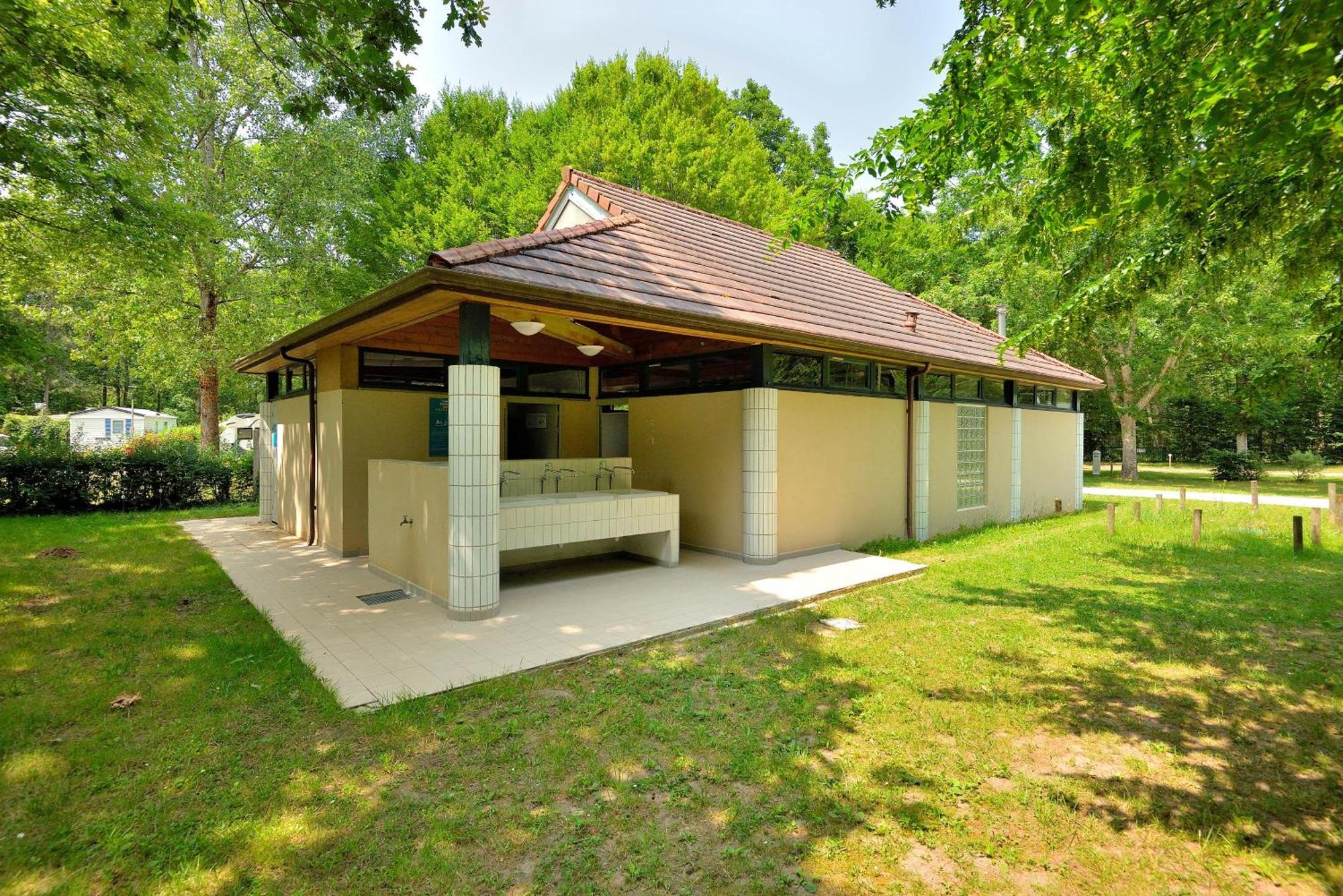 Camping Etang De La Vallee Combreux ภายนอก รูปภาพ