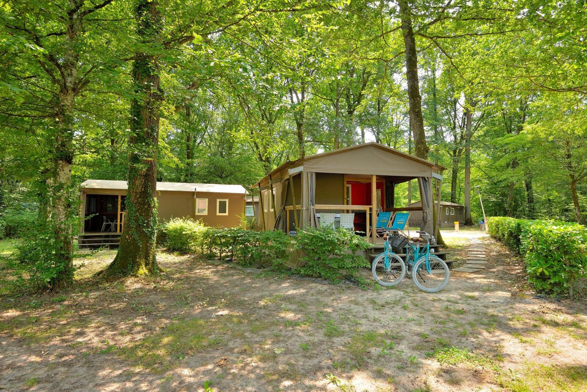 Camping Etang De La Vallee Combreux ภายนอก รูปภาพ